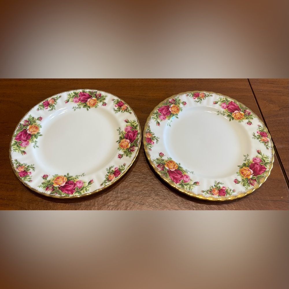 Vintage Royal Albert Old Country Roses Luncheon Plates. Set of 2